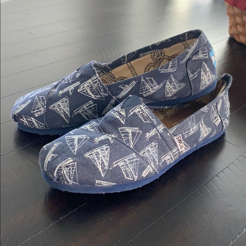 Toms